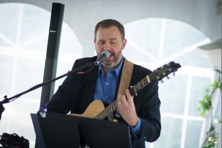 Gallery photo 10 of Curtis Smith Acoustic Rock