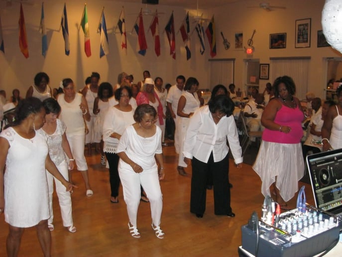 Gallery photo 2 of D J Tee Music & Lighting