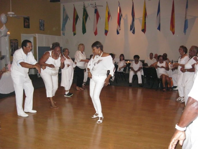 Gallery photo 7 of D J Tee Music & Lighting
