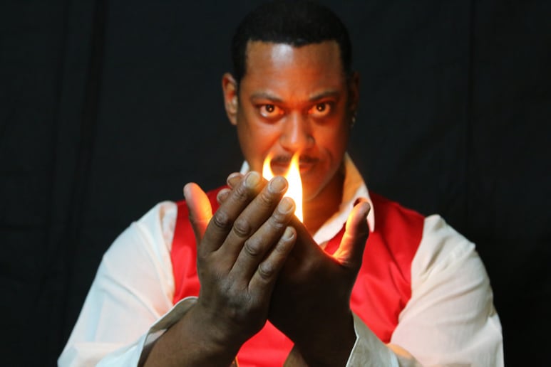 Gallery photo 8 of Mystique the Magician AAA Quality Entertainment