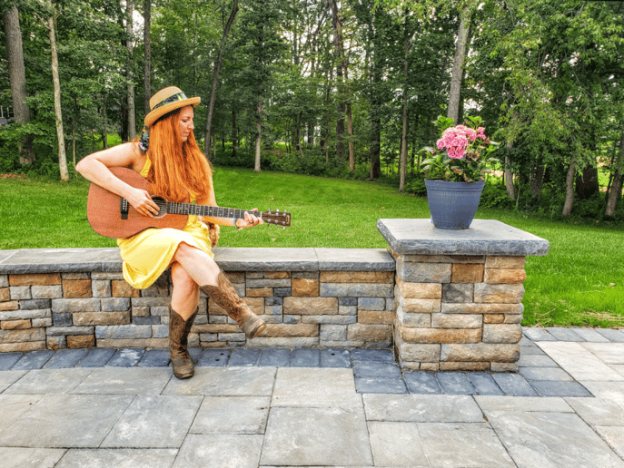 Gallery photo 1 of Daisy K. Meadows Music (Solo or Duo)