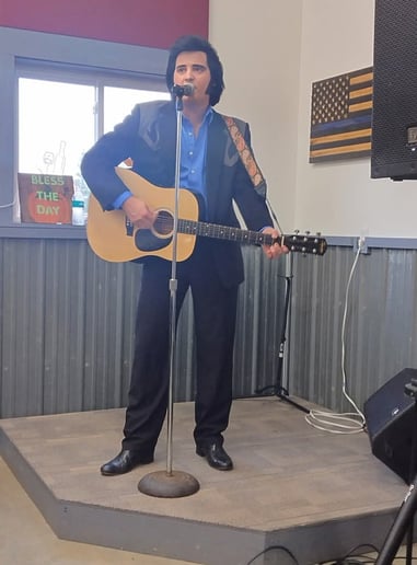 Gallery photo 7 of Dakota Pongratz "Elvis Impersonator"