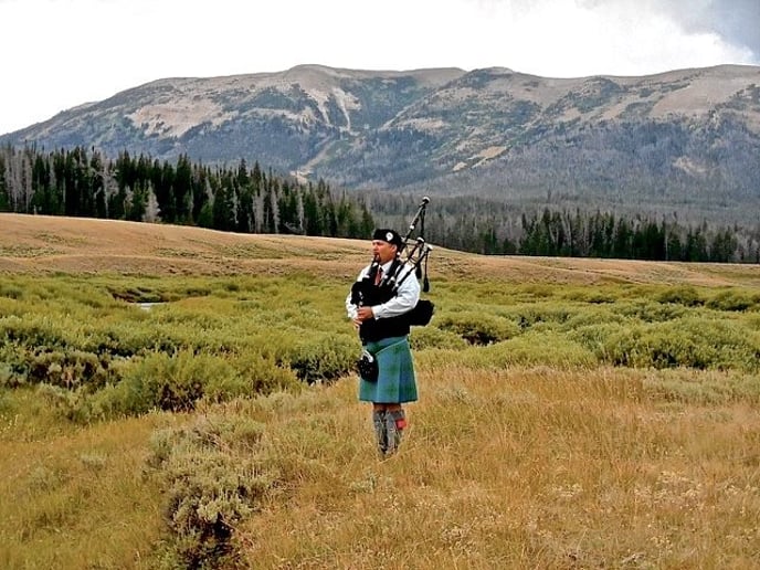 Gallery photo 3 of Dale Hawkins- Bagpiper