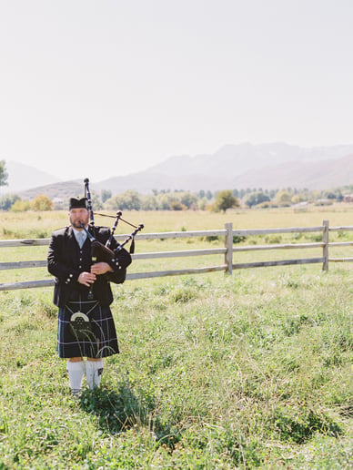 Gallery photo 8 of Dale Hawkins- Bagpiper