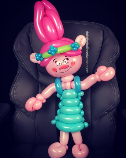 Gallery photo 2 of Dale the Balloon Twister