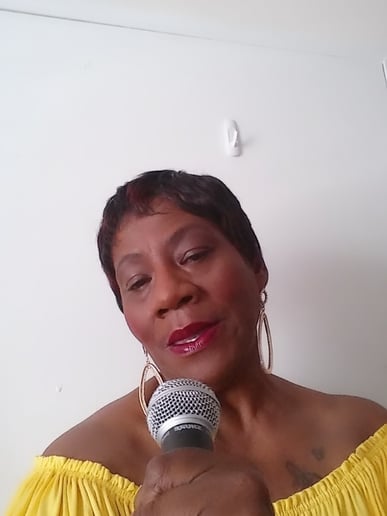 Gallery photo 3 of Lady Songbird- Claudia Parks