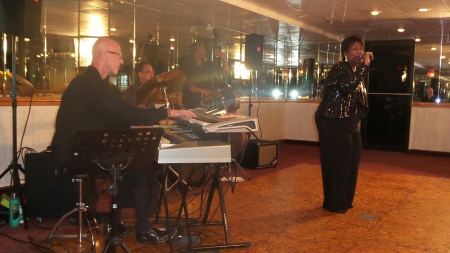 Gallery photo 4 of Lady Songbird- Claudia Parks
