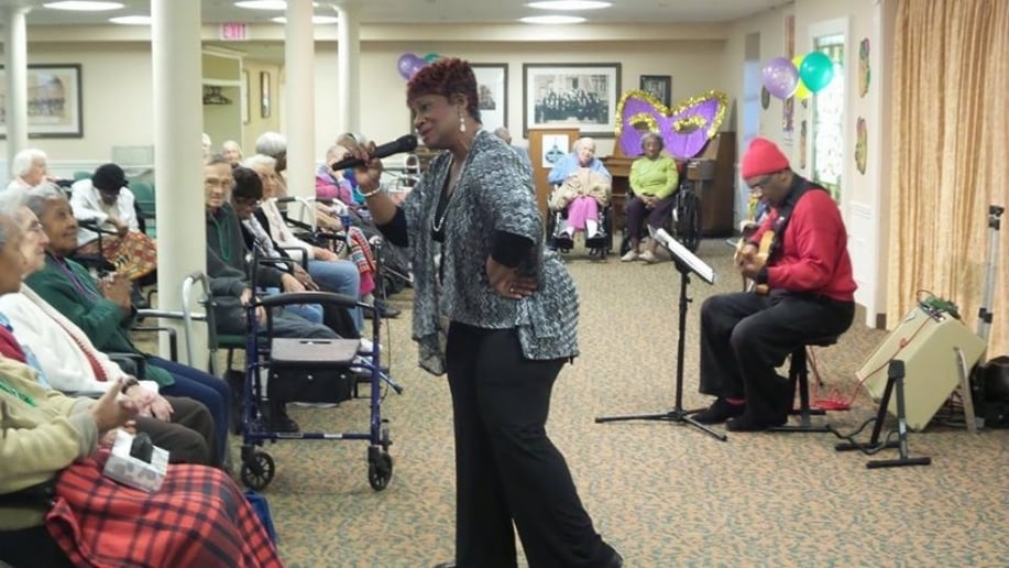 Gallery photo 6 of Lady Songbird- Claudia Parks