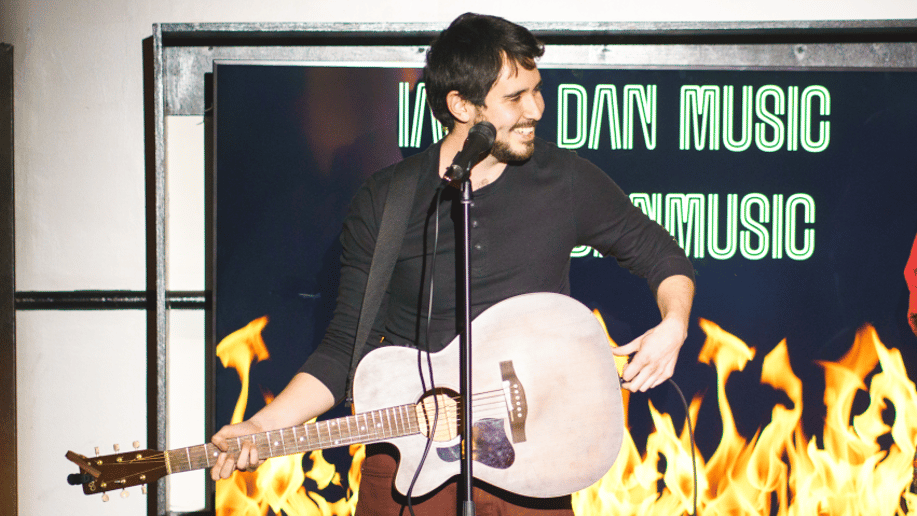Gallery photo 4 of Dan Barracuda (Acoustic Guitar)