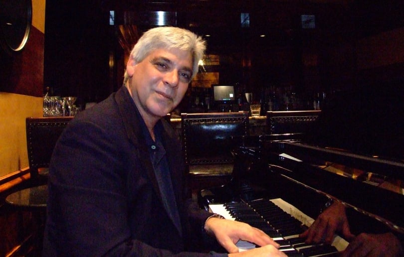 Gallery photo 3 of Dan DeSandro - Pianist