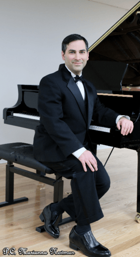 Gallery photo 3 of Dan Fogel, Pianist