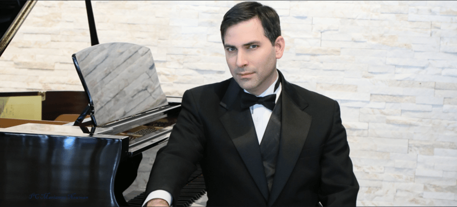 Gallery photo 4 of Dan Fogel, Pianist