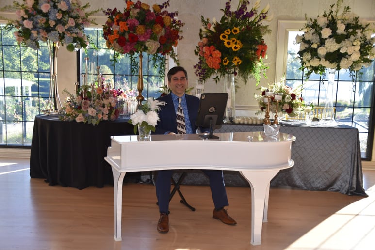 Gallery photo 5 of Dan Fogel, Pianist