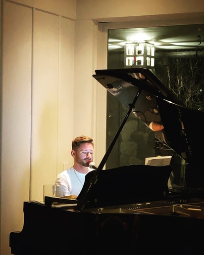 Gallery photo 2 of Dan the Piano Man