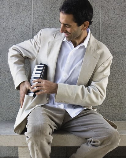 Gallery photo 4 of Dan Zemelman - Pianist & DJ