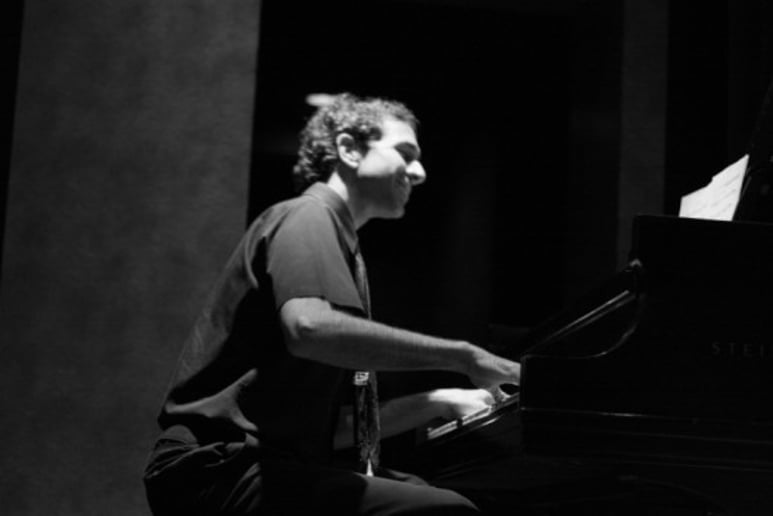 Gallery photo 6 of Dan Zemelman - Pianist & DJ