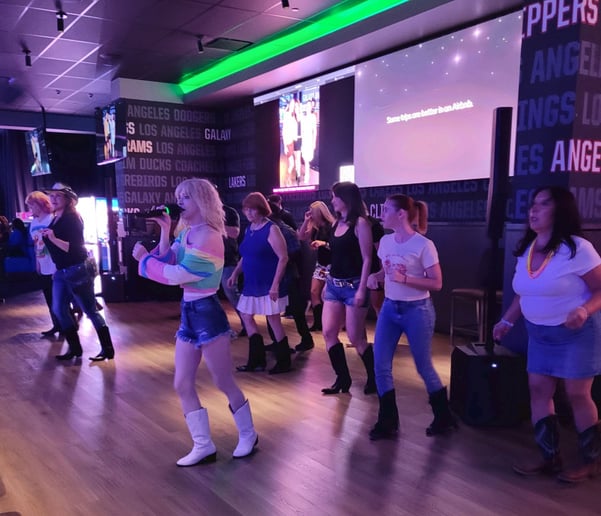 Gallery photo 4 of Dance with Dee
