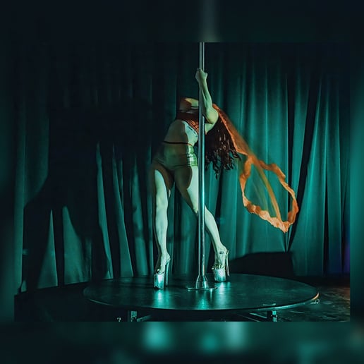 Gallery photo 6 of Dancer/pole/chair/heels/hammock