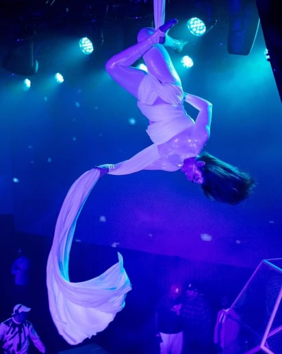 Gallery photo 1 of Dancing in Circles