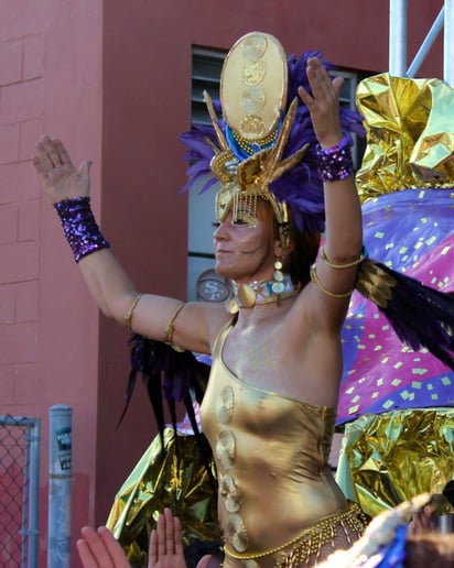 Gallery photo 8 of Dancing in the Sky