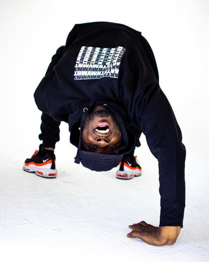 Gallery photo 3 of Dancing Magic Acrobatics Contortion Team