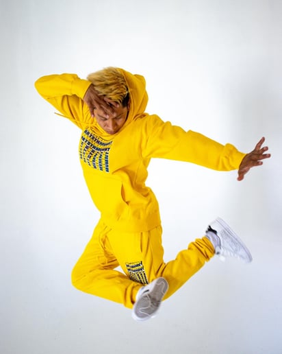 Gallery photo 4 of Dancing Magic Acrobatics Contortion Team