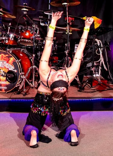 Gallery photo 1 of Dancing Munkee