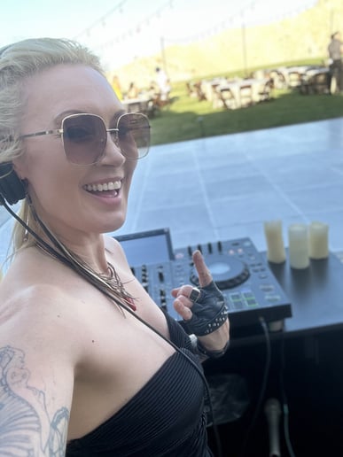 Gallery photo 4 of Dani Rox Dj Services