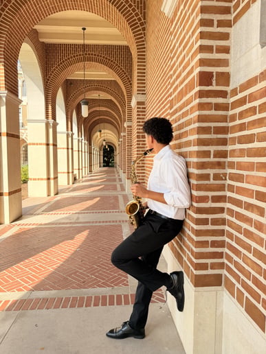 Gallery photo 1 of Daniel Garcia Sax