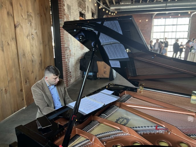 Gallery photo 3 of Daniel Hicks - Pianist for all Occasions