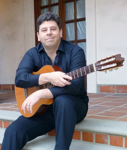 Gallery photo 1 of Daniel Vera - Acoustic Guitarist