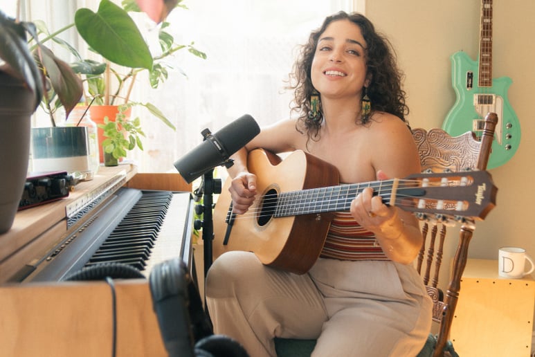 Gallery photo 1 of Danielle Angeloni Music