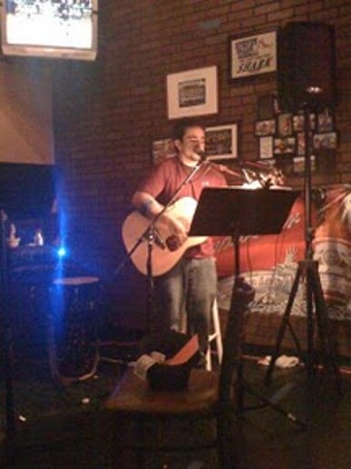 Gallery photo 2 of Danny Rodriguez Live