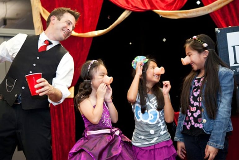 Gallery photo 1 of DANTE - Magician & Family Entertainer