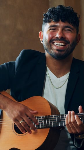 Hire Darian Hernandez - Singing Guitarist in Houston, TX | GigSalad