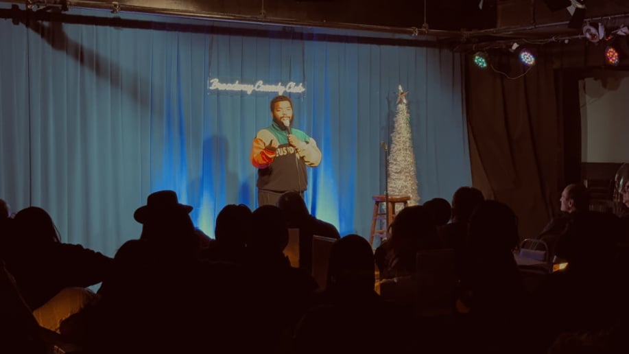 Gallery photo 1 of Darius Foggy comedy