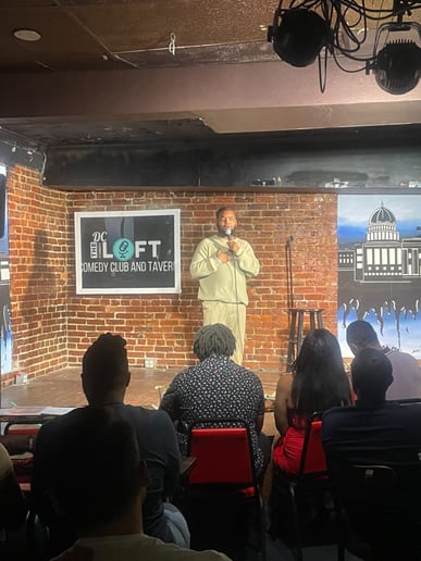 Gallery photo 5 of Darius Foggy comedy