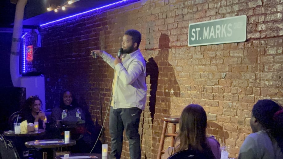 Gallery photo 6 of Darius Foggy comedy