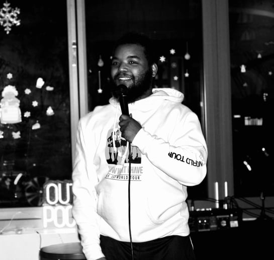 Gallery photo 8 of Darius Foggy comedy