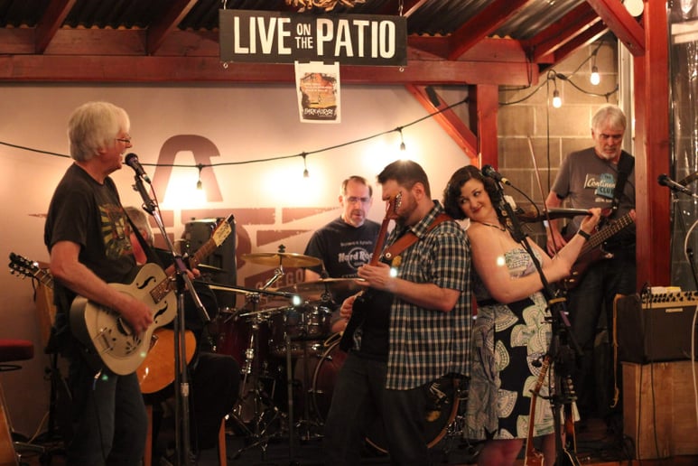 Gallery photo 1 of DarkHorse Salem