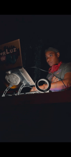 Gallery photo 9 of DarLuz the DJ and Friends