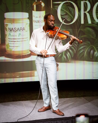 Gallery photo 7 of Darrel Dion