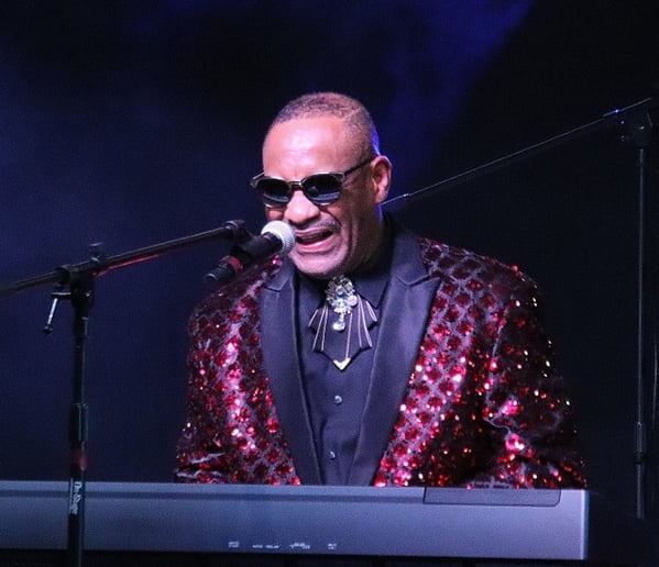 Gallery photo 1 of Darryl Van Leer & The DVL Revue
