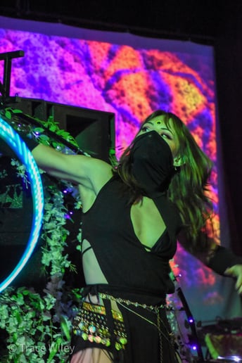 Gallery photo 3 of Darya Devotion Fire, Aerials and LED