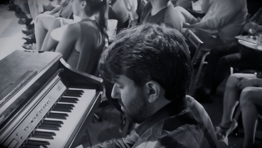 Gallery photo 1 of Dave Asher – Improvised Piano for Events