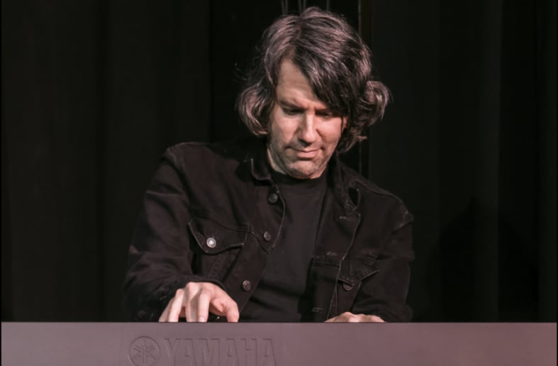 Gallery photo 2 of Dave Asher – Improvised Piano for Events