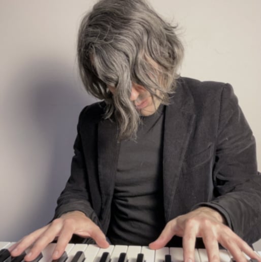 Gallery photo 4 of Dave Asher – Improvised Piano for Events