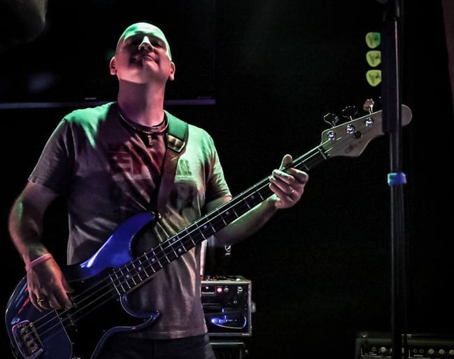 Gallery photo 2 of Dave Evans- Pro Bass Player