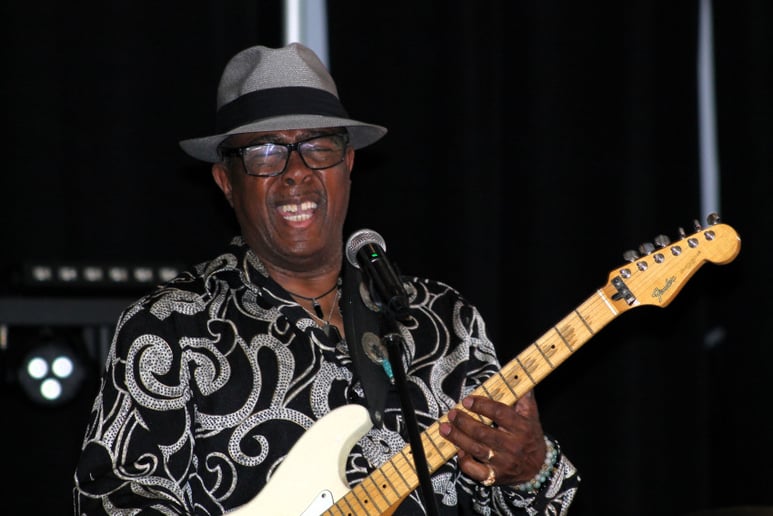 Gallery photo 40 of Dave Macklin Band