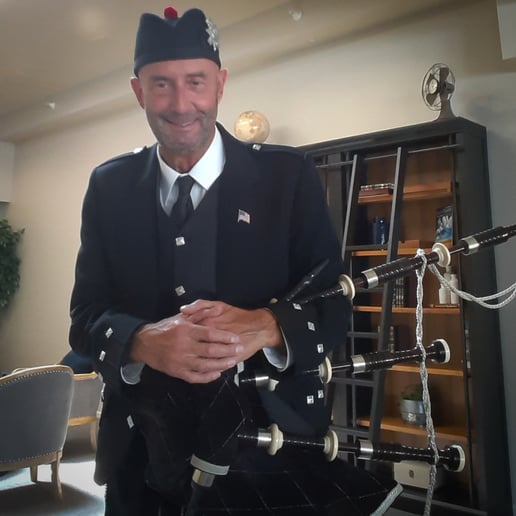 Gallery photo 2 of Dave McCleery, Bagpiper